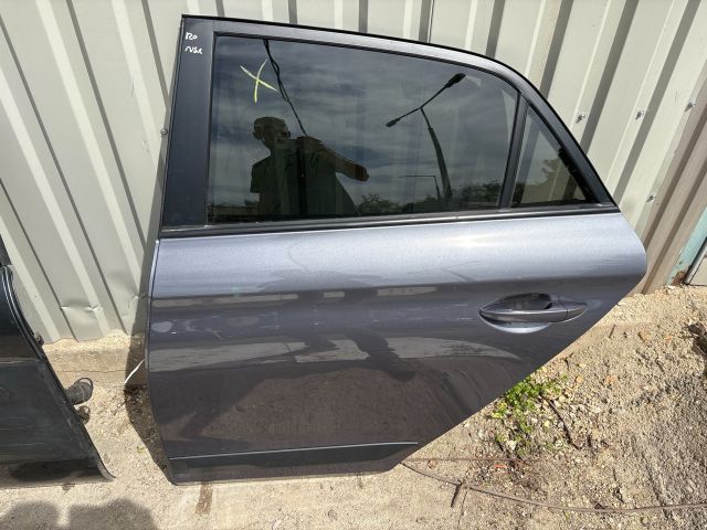 bontott HYUNDAI i20 II Bal hátsó Ajtó (Részeivel)