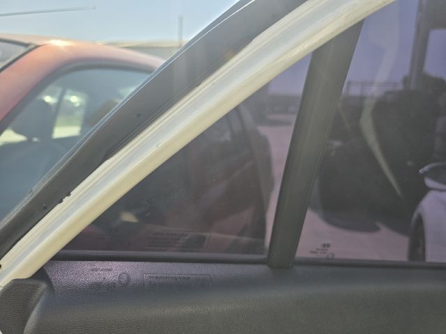 bontott HYUNDAI i20 II Bal hátsó Fixüveg (Ajtóban)