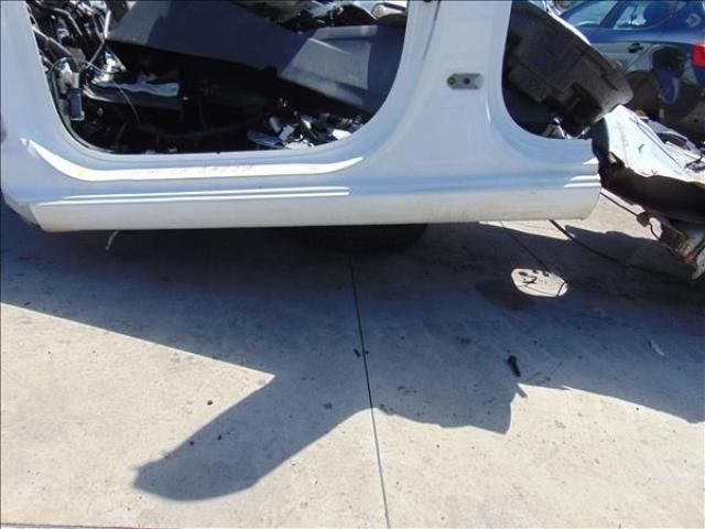 bontott HYUNDAI i20 II Bal Küszöb