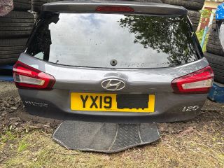 bontott HYUNDAI i20 II Csomagtérajtó (Részeivel)