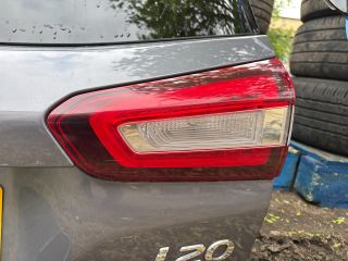 bontott HYUNDAI i20 II Csomagtérajtó (Részeivel)