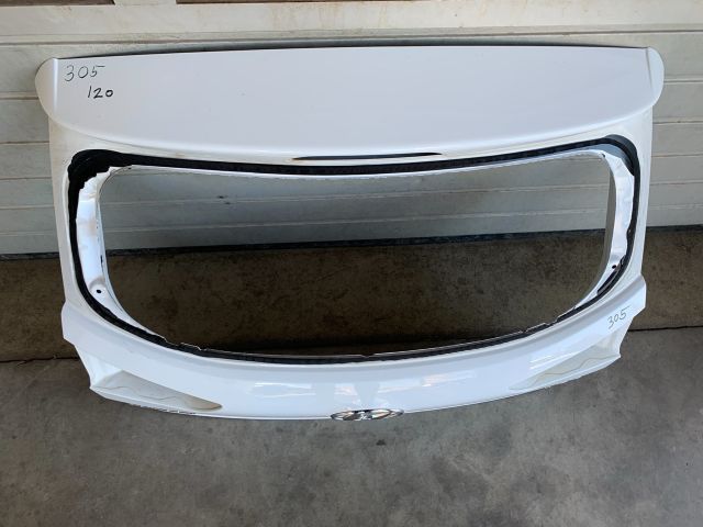 bontott HYUNDAI i20 II Csomagtérajtó (Üres lemez)