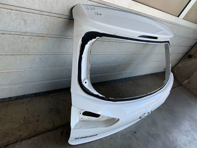 bontott HYUNDAI i20 II Csomagtérajtó (Üres lemez)