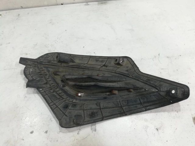 bontott HYUNDAI i20 II Első Lökhárító Bal Díszrács