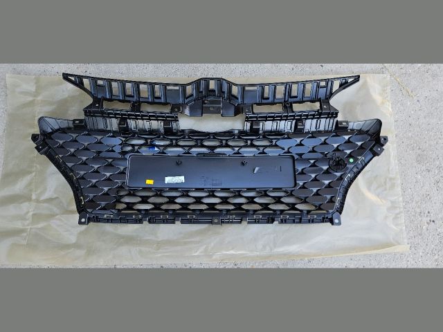 bontott HYUNDAI i20 II Hűtőrács