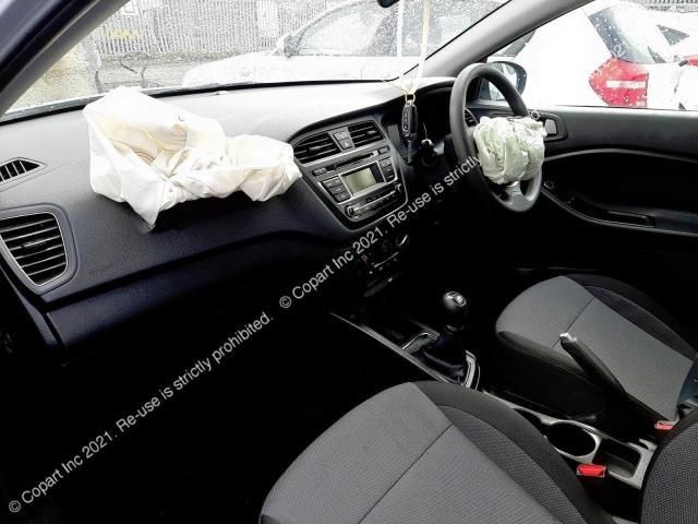 bontott HYUNDAI i20 II Jobb első Belső Küszöb Burkolat