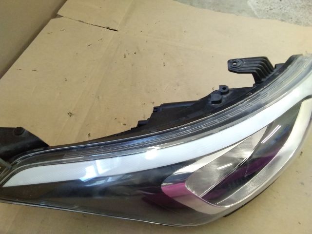 bontott HYUNDAI i20 II Jobb Fényszóró