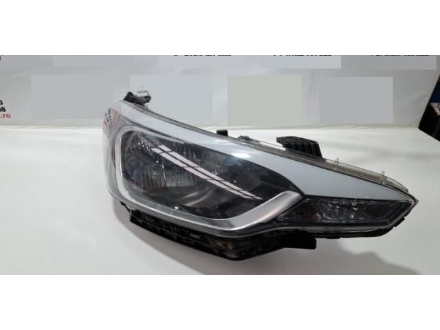 bontott HYUNDAI i20 II Jobb Fényszóró
