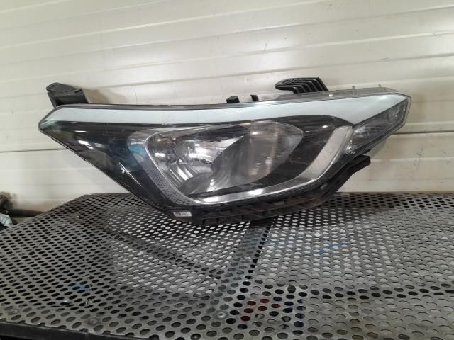 bontott HYUNDAI i20 II Jobb Fényszóró