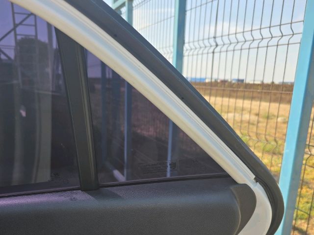 bontott HYUNDAI i20 II Jobb hátsó Fixüveg (Ajtóban)