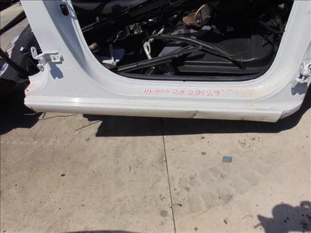 bontott HYUNDAI i20 II Jobb Küszöb