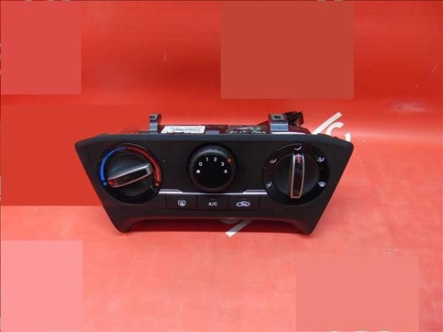 bontott HYUNDAI i20 II Klíma Kapcsoló