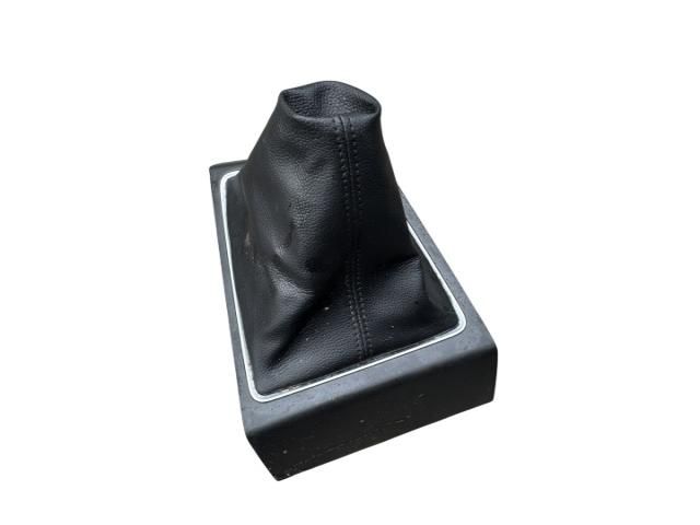 bontott HYUNDAI i20 II Váltószoknya