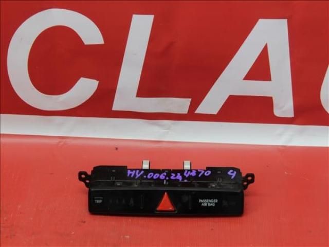 bontott HYUNDAI i20 II Vészvillogó Kapcsoló