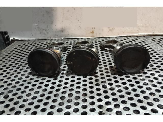 bontott HYUNDAI i20 III Dugattyú