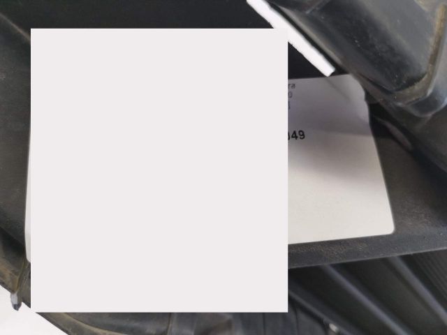 bontott HYUNDAI i20 III Első Lökhárító Alsó Középső Díszrács