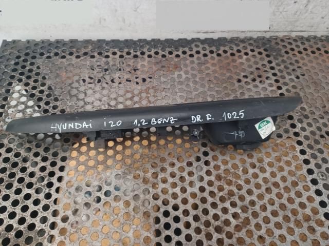 bontott HYUNDAI i20 Jobb első Ablakemelő Kapcsoló