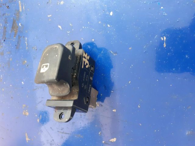 bontott HYUNDAI i20 Jobb első Ablakemelő Kapcsoló