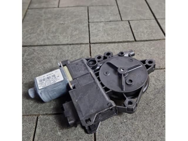 bontott HYUNDAI i20 Jobb első Ablakemelő Motor