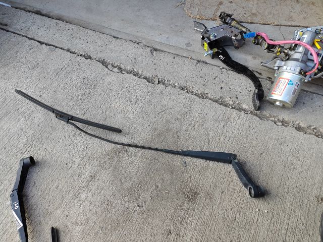 bontott HYUNDAI i20 Jobb első Ablaktörlő Kar