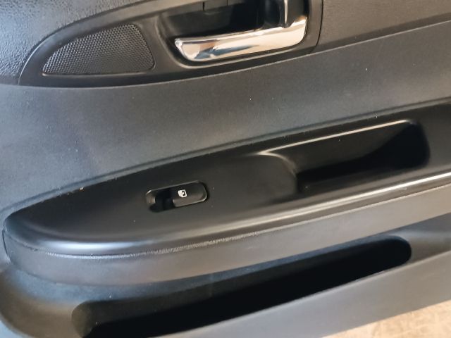 bontott HYUNDAI i20 Jobb első Ajtó Kárpit