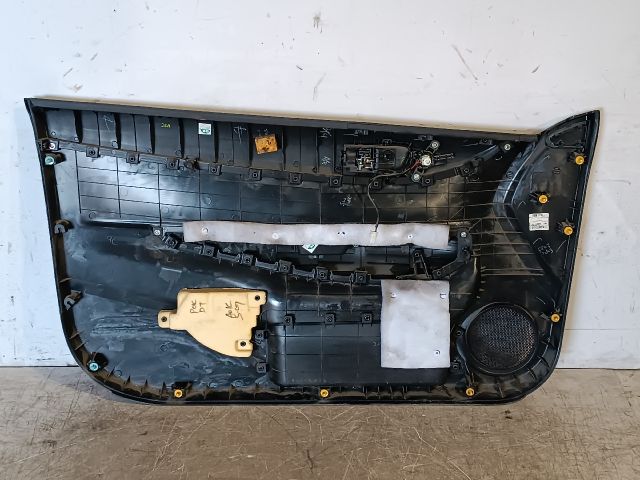 bontott HYUNDAI i20 Jobb első Ajtó Kárpit