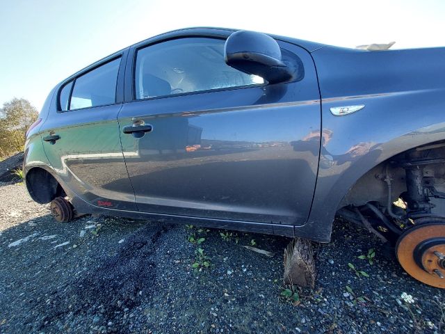 bontott HYUNDAI i20 Jobb első Ajtó (Üres lemez)