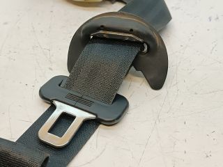 bontott HYUNDAI i20 Jobb első Biztonsági Öv