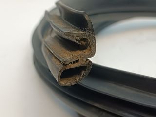 bontott HYUNDAI i20 Jobb első Gumikéder