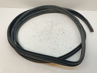 bontott HYUNDAI i20 Jobb első Gumikéder