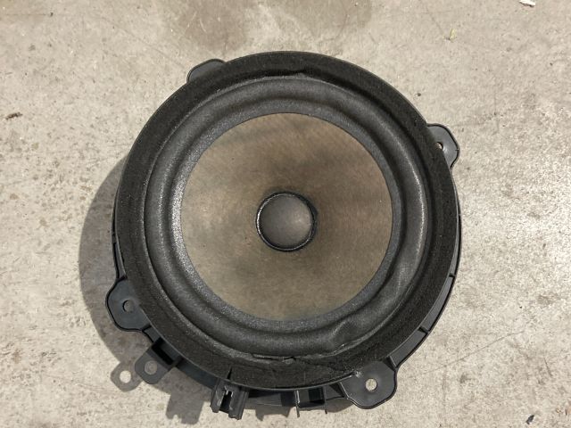 bontott HYUNDAI i20 Jobb első Hangszóró