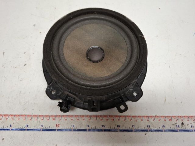 bontott HYUNDAI i20 Jobb első Hangszóró