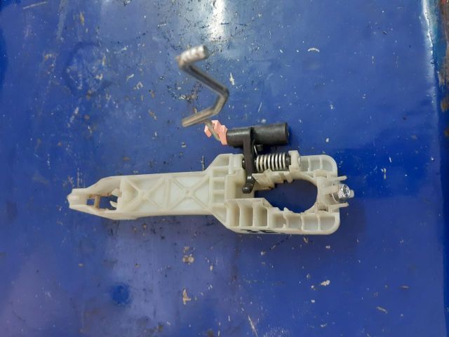 bontott HYUNDAI i20 Jobb első Kilincs Burkolat