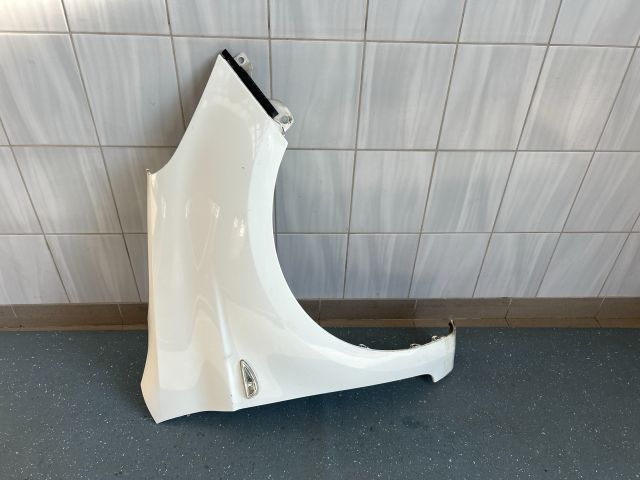 bontott HYUNDAI i20 Jobb első Sárvédő