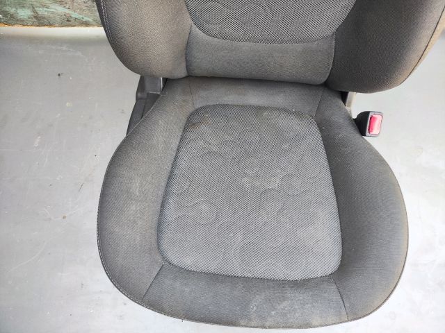 bontott HYUNDAI i20 Jobb első Ülés