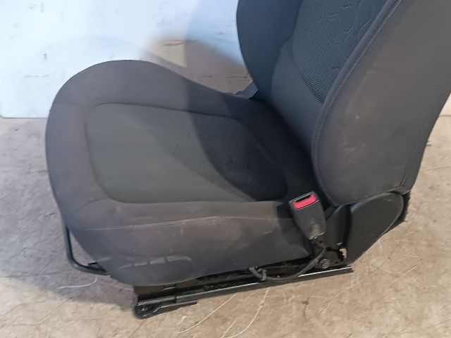 bontott HYUNDAI i20 Jobb első Ülés