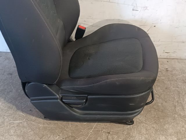 bontott HYUNDAI i20 Jobb első Ülés