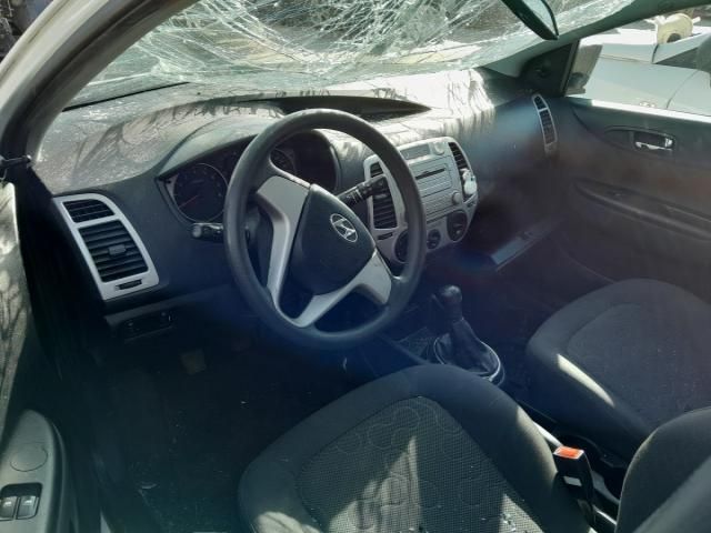 bontott HYUNDAI i20 Jobb első Zsanér