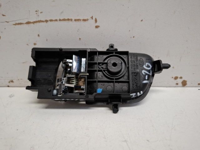 bontott HYUNDAI i20 Jobb hátsó Belső Kilincs