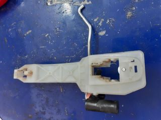 bontott HYUNDAI i20 Jobb hátsó Külső Kilincsfészek