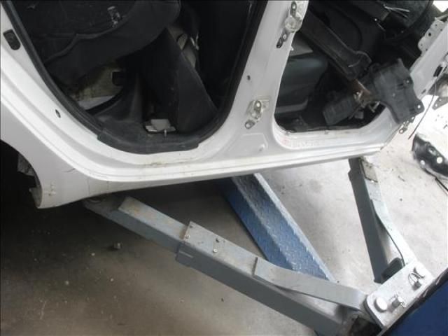 bontott HYUNDAI i20 Jobb Küszöb