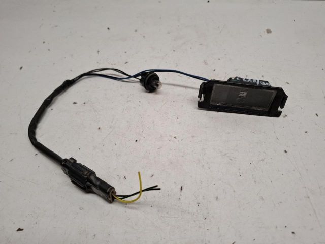 bontott HYUNDAI i20 Jobb Rendszámtábla Világítás