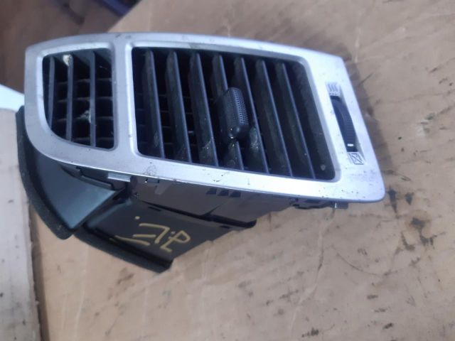 bontott HYUNDAI i20 Jobb Szellőző