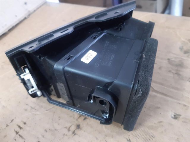 bontott HYUNDAI i20 Jobb Szellőző