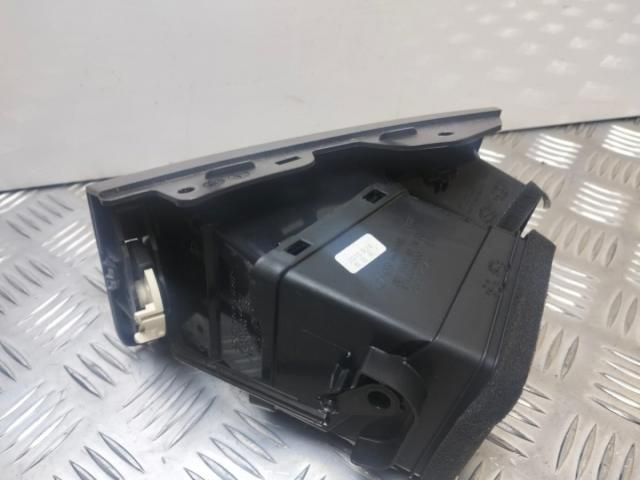 bontott HYUNDAI i20 Jobb Szellőző