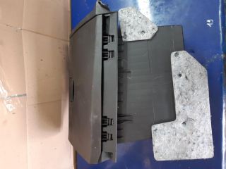 bontott HYUNDAI i20 Kesztyűtartó