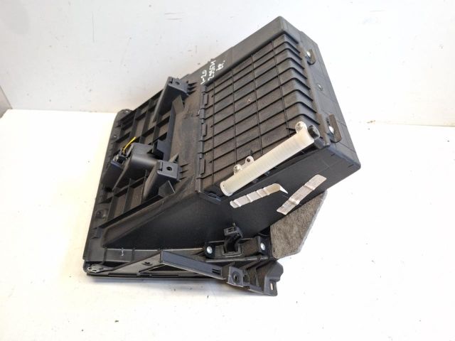 bontott HYUNDAI i20 Kesztyűtartó