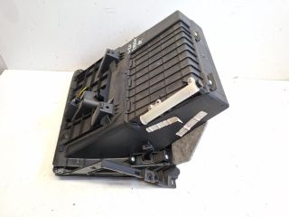 bontott HYUNDAI i20 Kesztyűtartó