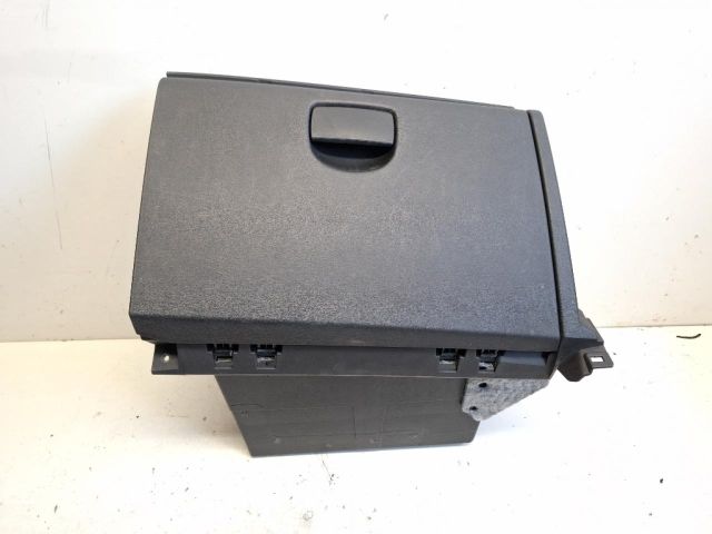 bontott HYUNDAI i20 Kesztyűtartó