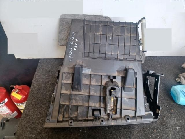 bontott HYUNDAI i20 Kesztyűtartó